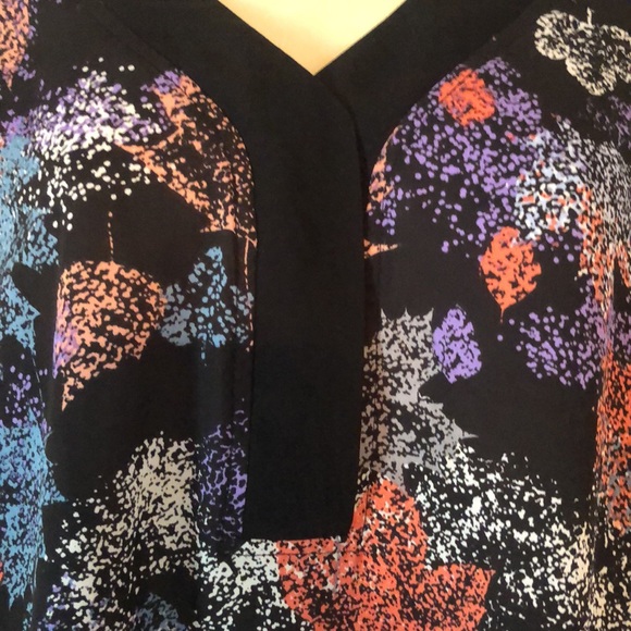 Woman’s fall muti colored leaf print blouse - Picture 5 of 10
